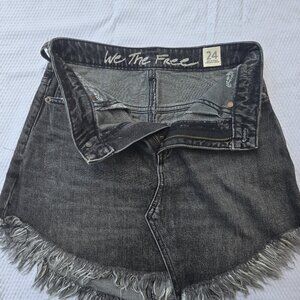 We the free jean skirt Pre-loved excellent condition.